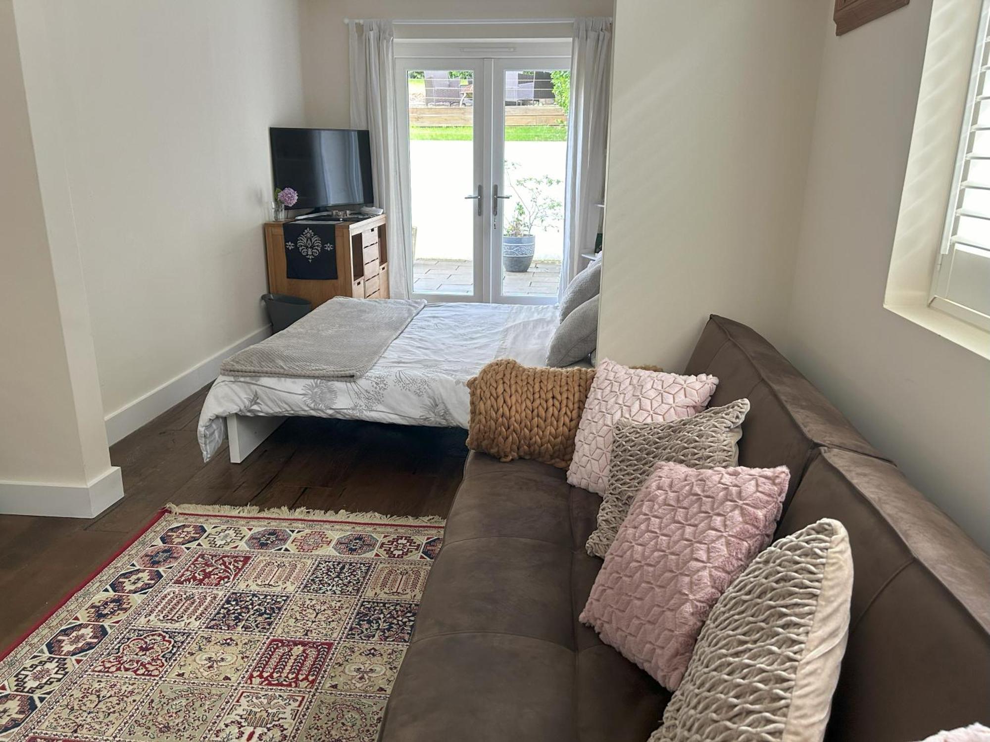 Sanctuary By The Sea With Large Room Including Lounge, Bathroom, Direct Garden Access & Free Parking Brighton Ngoại thất bức ảnh