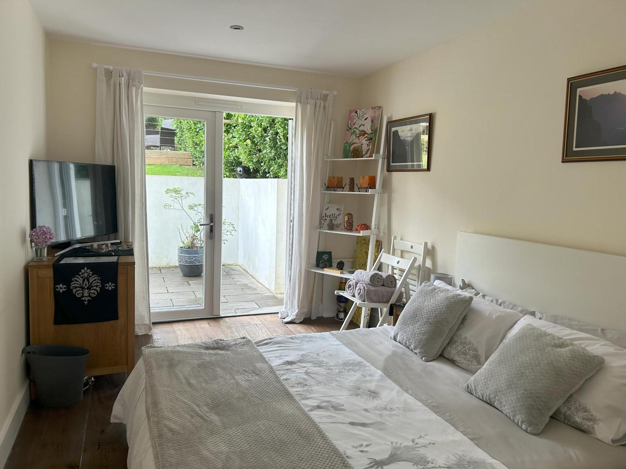 Sanctuary By The Sea With Large Room Including Lounge, Bathroom, Direct Garden Access & Free Parking Brighton Ngoại thất bức ảnh